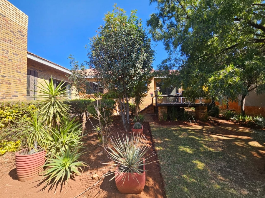 3 Bedroom Property for Sale in Buffelspoort Eco Estate North West